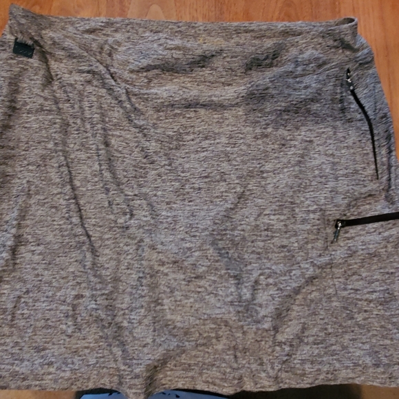 Lopez golf skirt - Picture 1 of 3